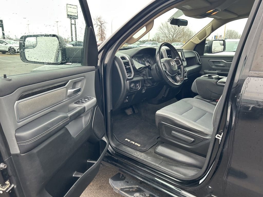2020 RAM 1500 Big Horn Crew Cab 4x4 5'7" Box