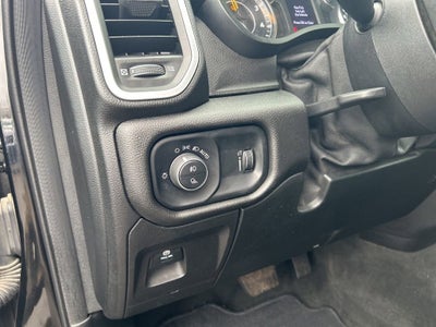2020 RAM 1500 Big Horn Crew Cab 4x4 5'7" Box
