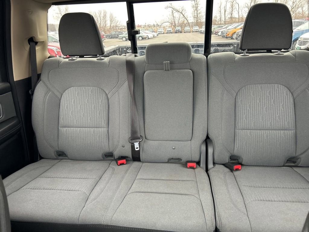 2020 RAM 1500 Big Horn Crew Cab 4x4 5'7" Box