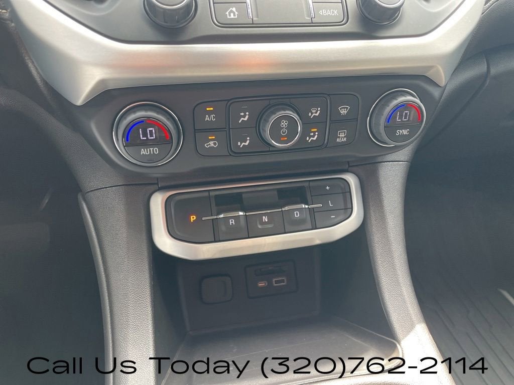 2022 GMC Acadia SLT