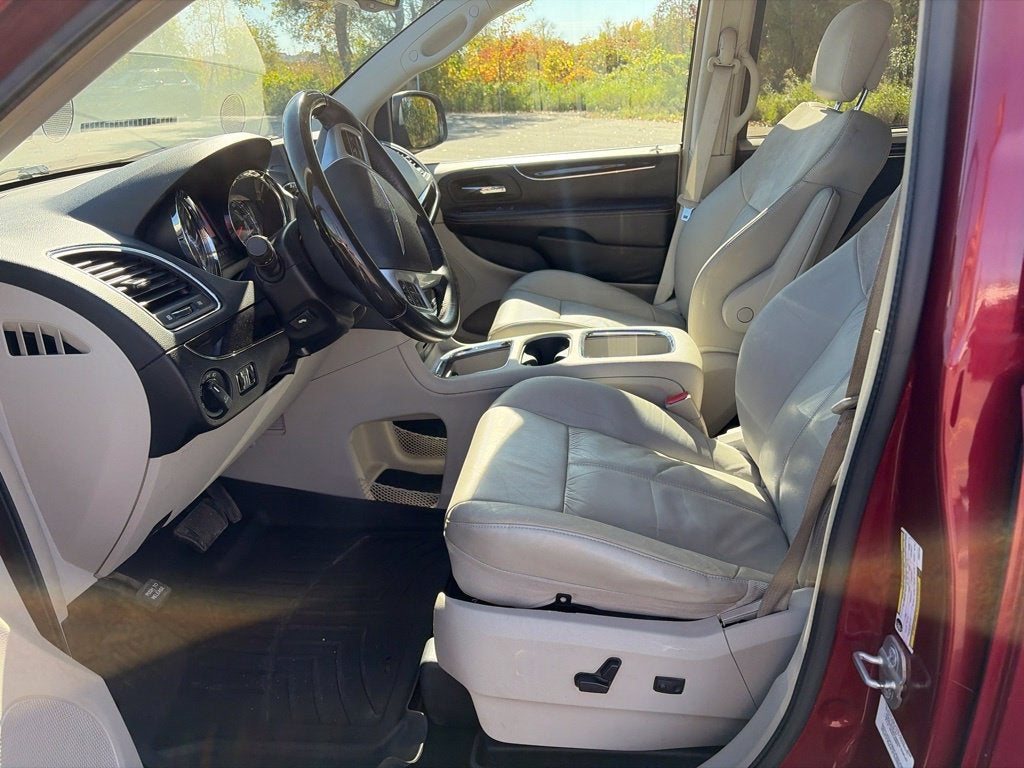 2013 Chrysler Town & Country Limited