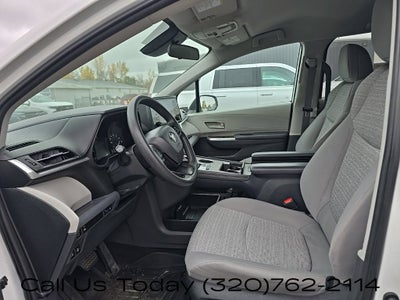 2022 Toyota Sienna LE