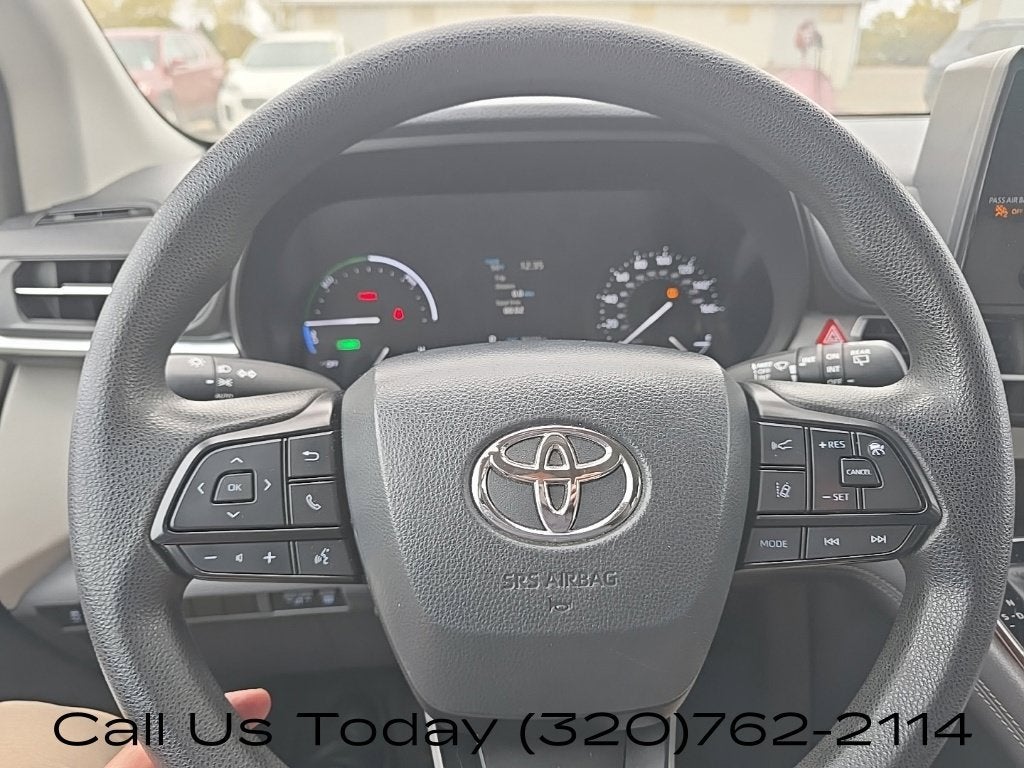 2022 Toyota Sienna LE
