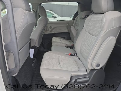 2022 Toyota Sienna LE